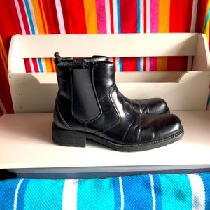 Unlisted by Kenneth Cole size 12 black boots